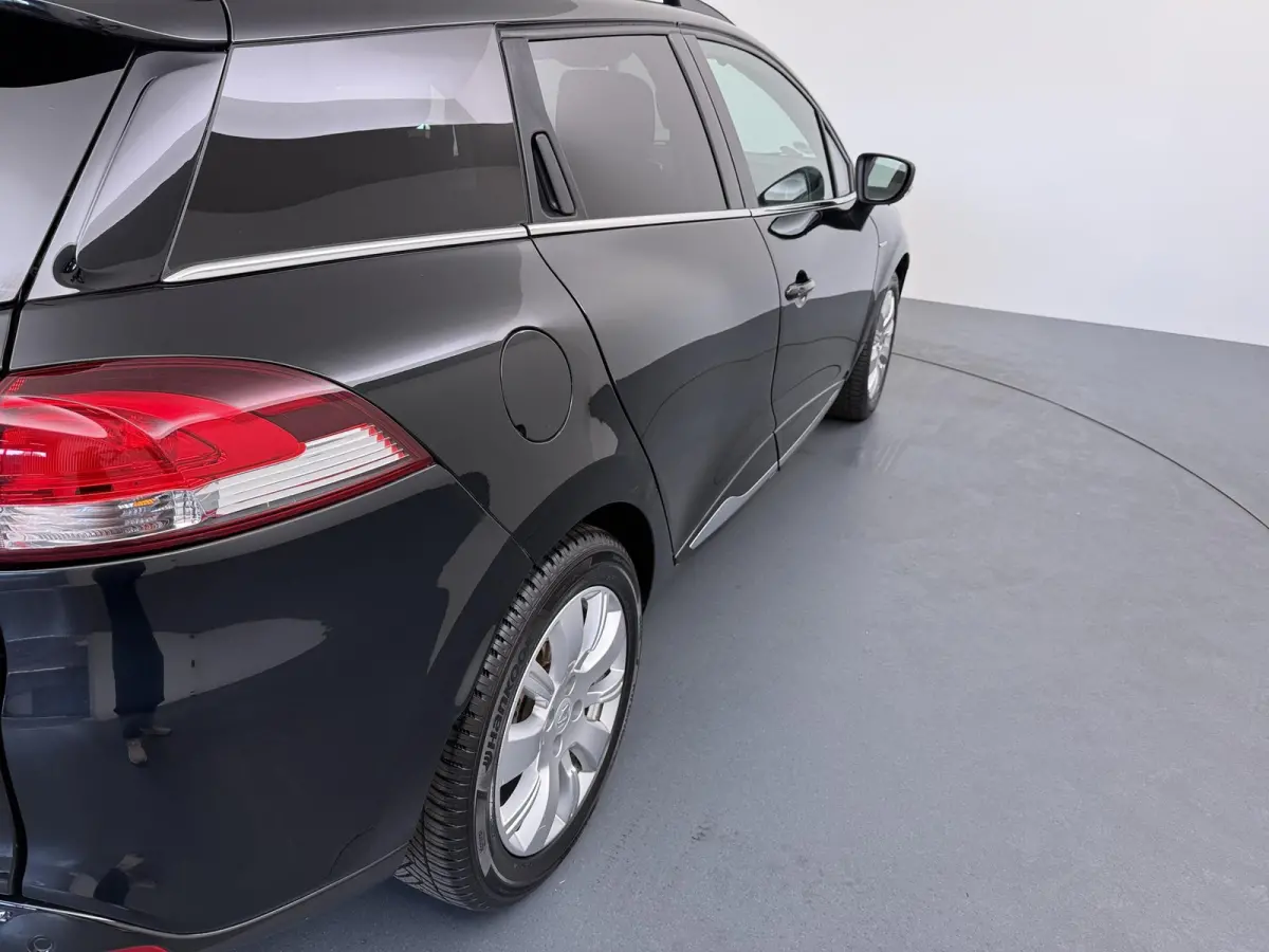 TCe 90 Limited | Apple CarPlay | Navigatie | Ruime Kofferbak |