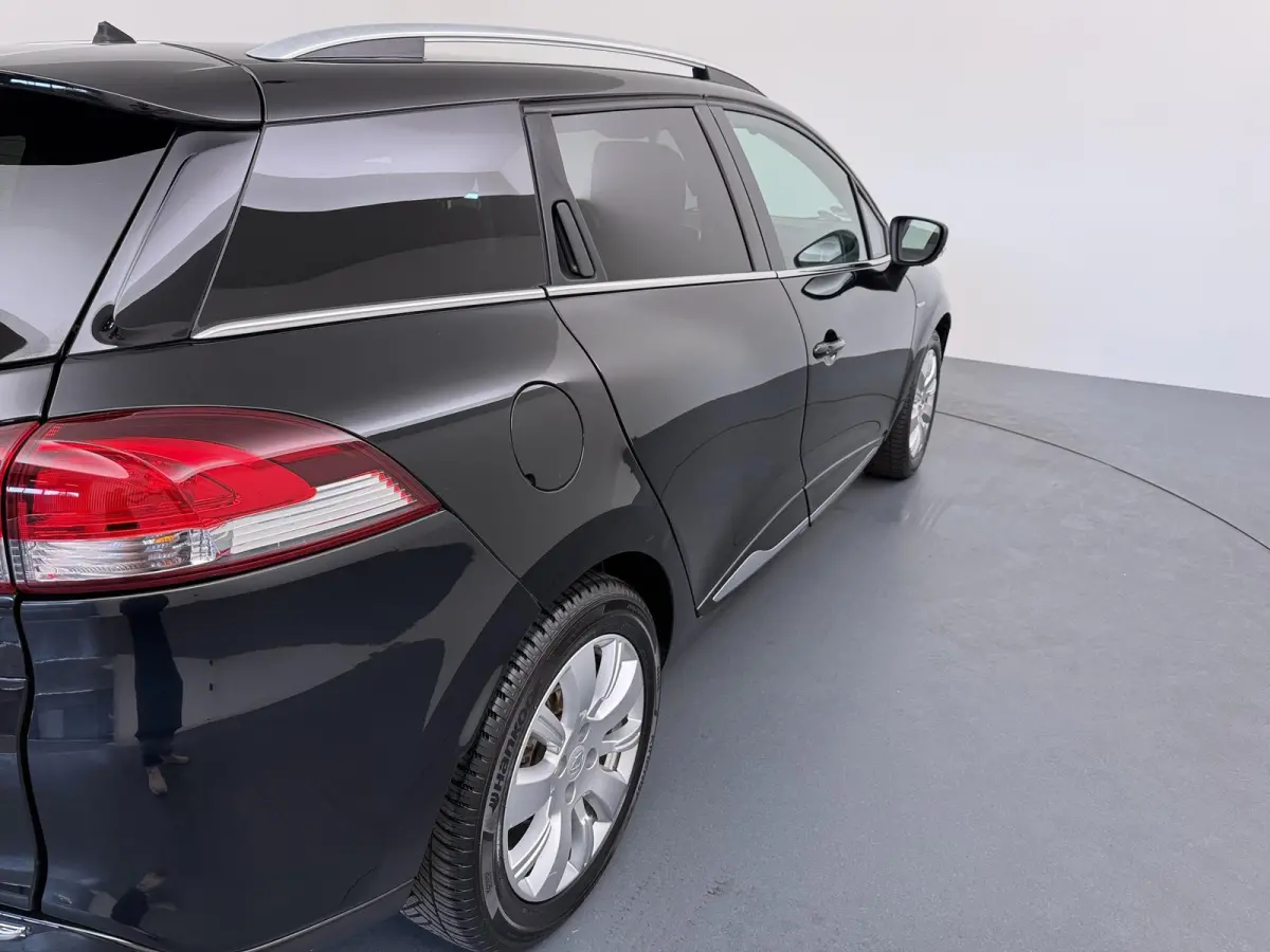 TCe 90 Limited | Apple CarPlay | Navigatie | Ruime Kofferbak |