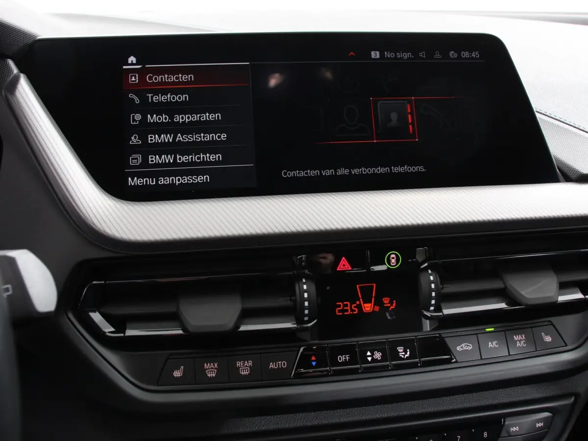 118i M-Sport Automaat Digitale Cockpit  Climate control  Stoel verwarming  LED  Sfeer verlichting  Lichtmetalen velgen  Navigatie  Apple carplay/ Android auto  Parkeersensoren