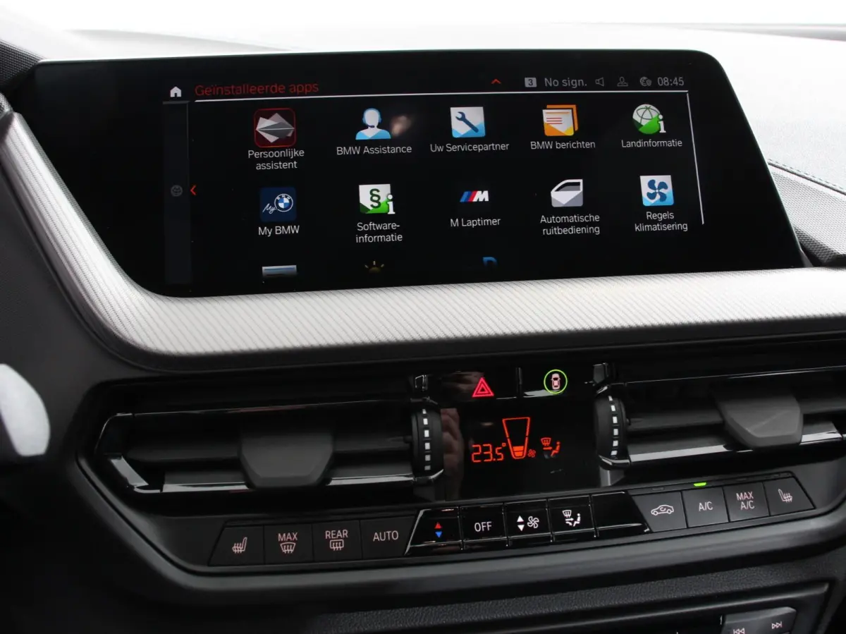 118i M-Sport Automaat Digitale Cockpit  Climate control  Stoel verwarming  LED  Sfeer verlichting  Lichtmetalen velgen  Navigatie  Apple carplay/ Android auto  Parkeersensoren