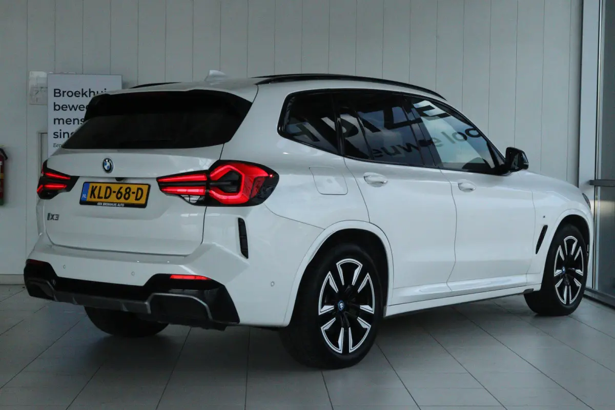 Executive 80 kWh M-Sport “OP AFSPRAAK” | Adapt. Cruise | Schuifdak | Camera | Memory | Navi | Carplay | Elektr. klep