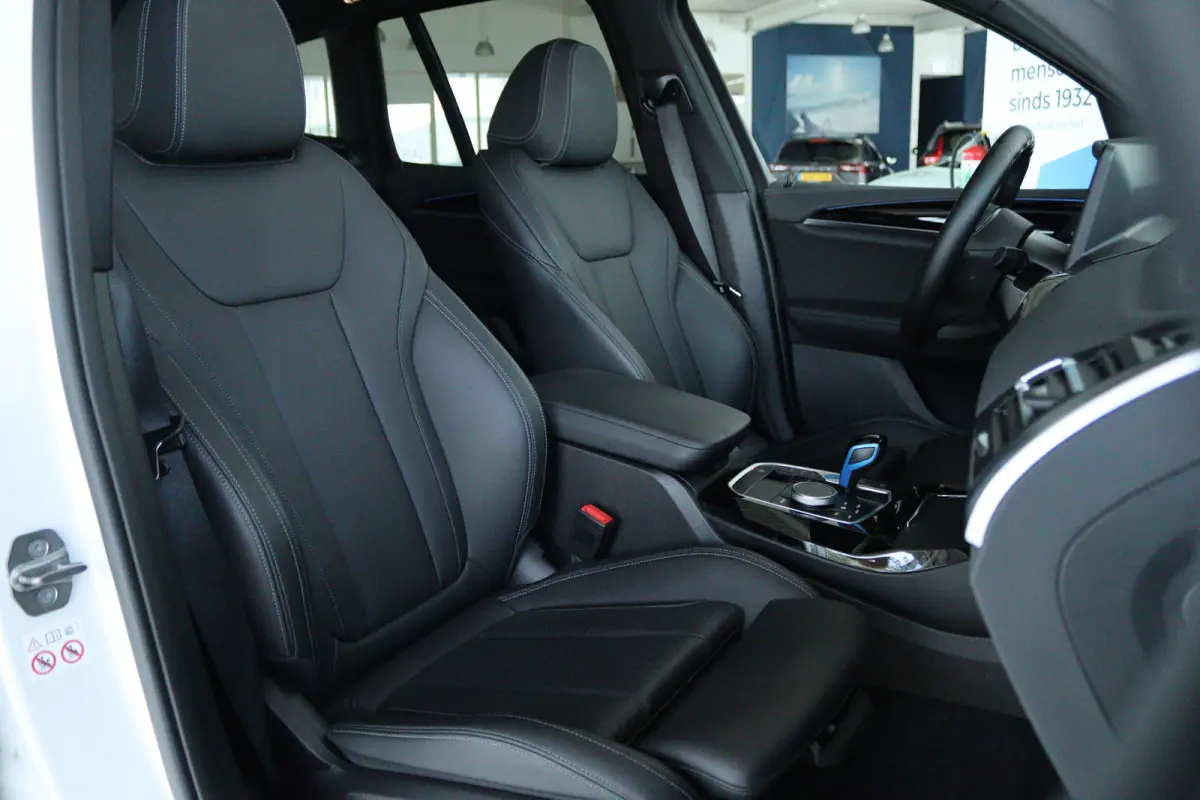 Executive 80 kWh M-Sport “OP AFSPRAAK” | Adapt. Cruise | Schuifdak | Camera | Memory | Navi | Carplay | Elektr. klep