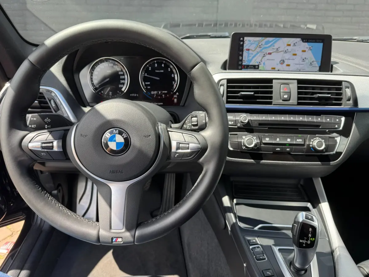118i Edition M Sport Shadow High Executive **LEDER + CAMERA**