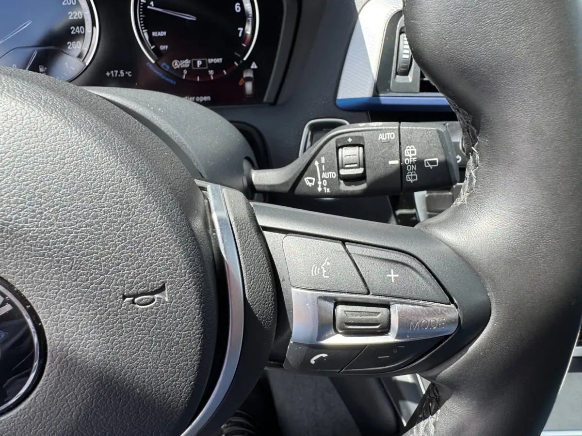 118i Edition M Sport Shadow High Executive **LEDER + CAMERA**