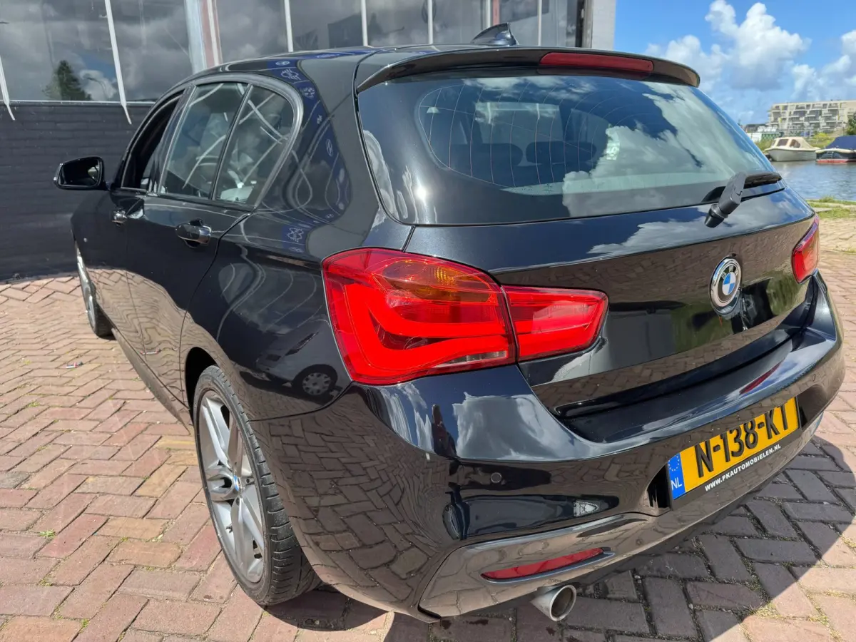 118i Edition M Sport Shadow High Executive **LEDER + CAMERA**