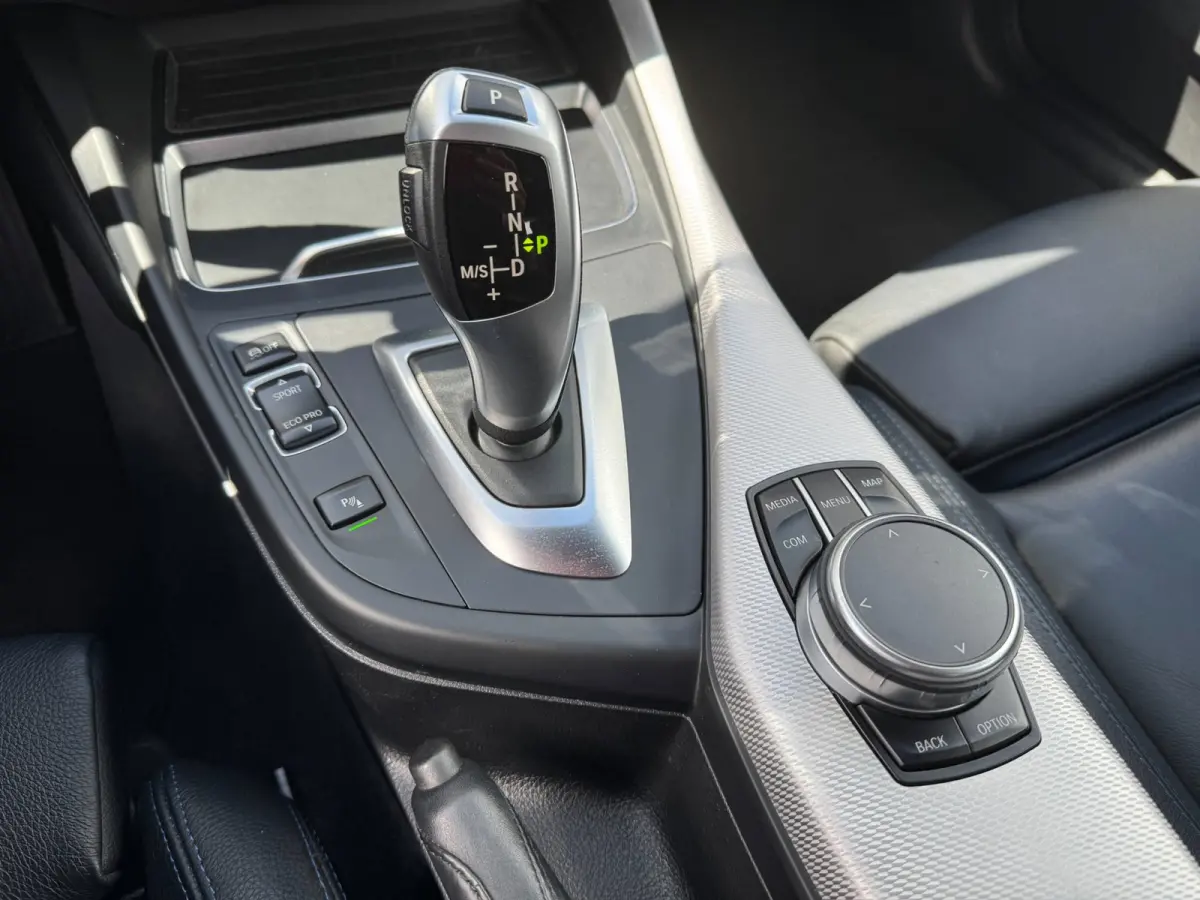 118i Edition M Sport Shadow High Executive **LEDER + CAMERA**
