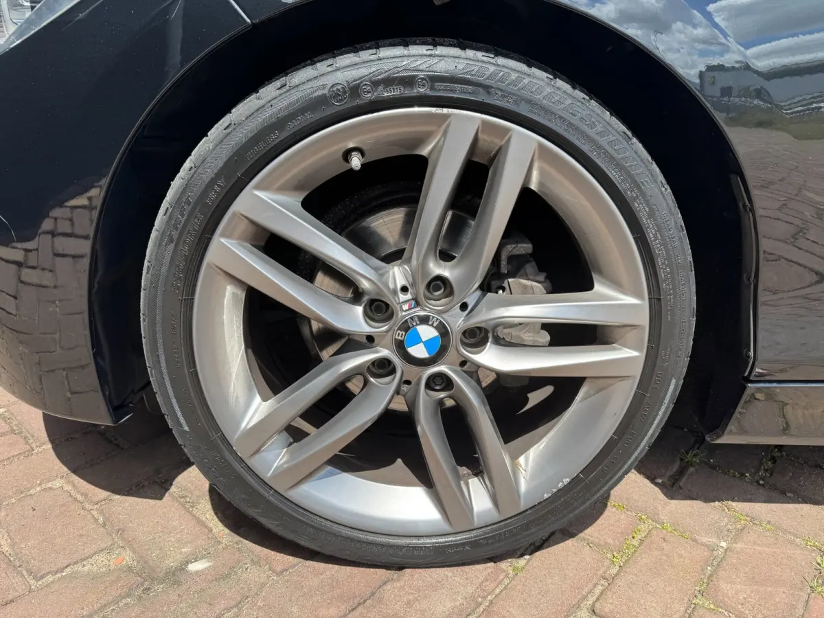118i Edition M Sport Shadow High Executive **LEDER + CAMERA**