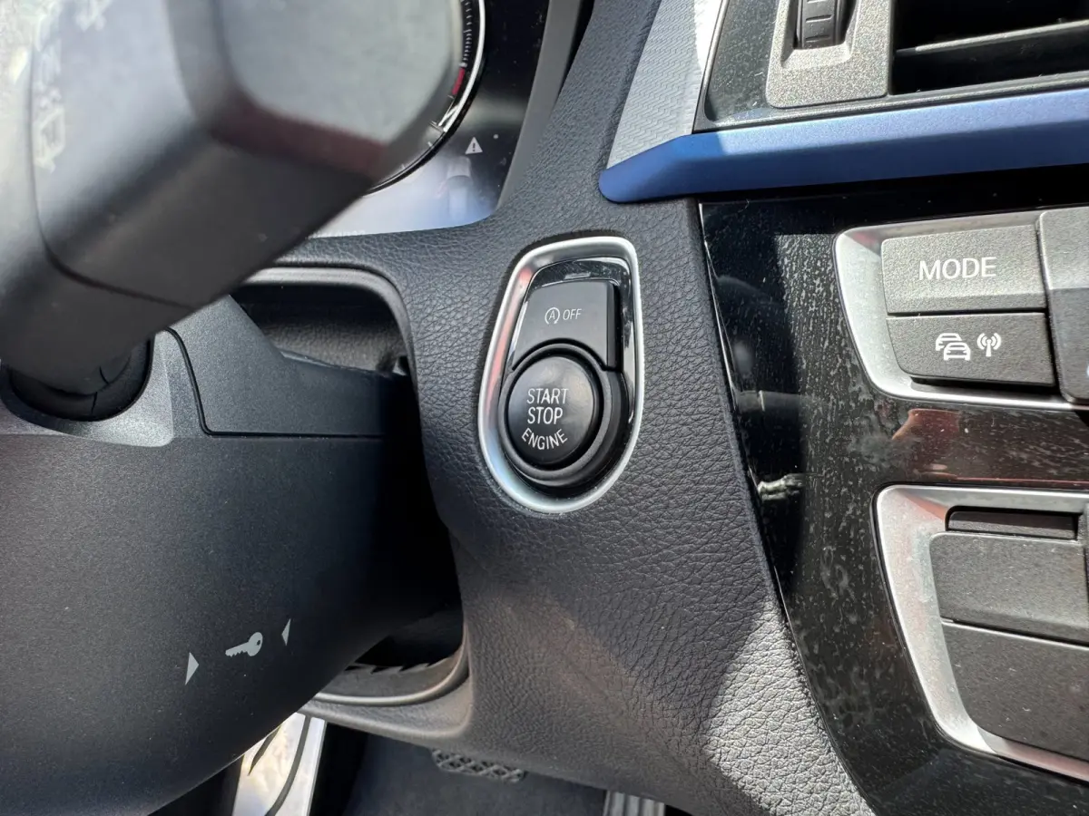 118i Edition M Sport Shadow High Executive **LEDER + CAMERA**