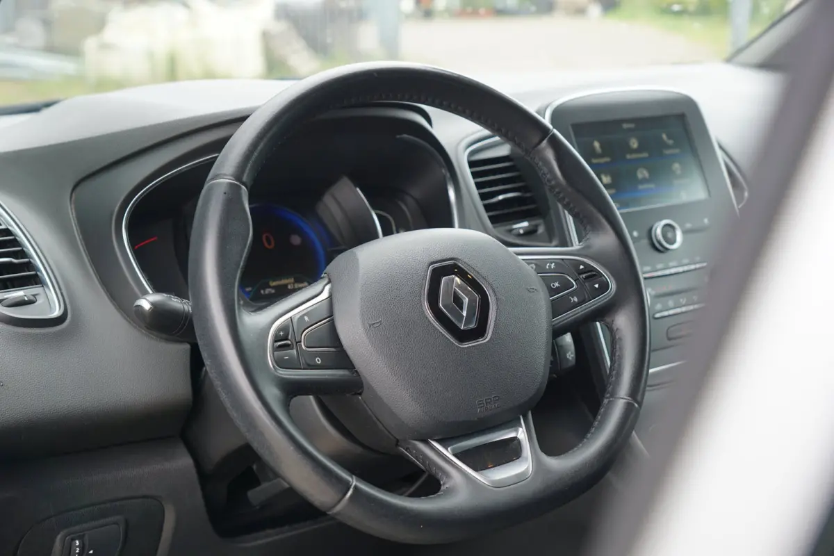 1.2 TCe Intens 7p. | Gris Platine | R-Link NAV/Cruise/Clima/Camera - Fijne reisgenoot!