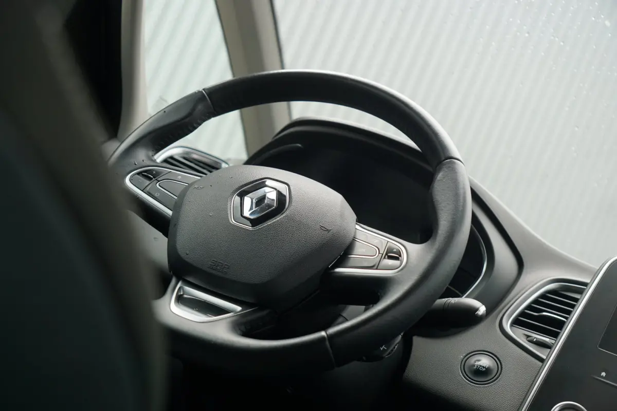 1.2 TCe Intens 7p. | Gris Platine | R-Link NAV/Cruise/Clima/Camera - Fijne reisgenoot!