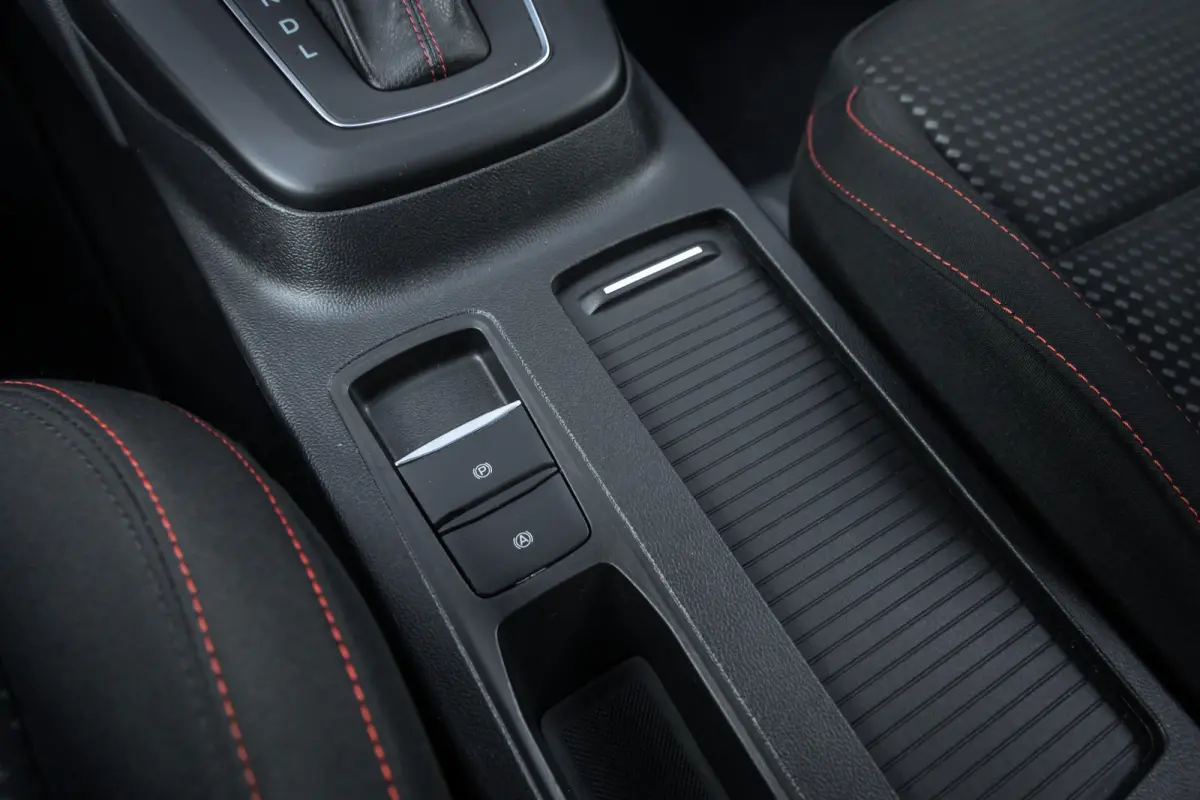 1.0 EcoBoost Hybrid ST Line | Automaat | Nieuw model | Adaptieve cruise | Full LED | Winter-pack | Dodehoek detectie | Camera | Privacy-glass