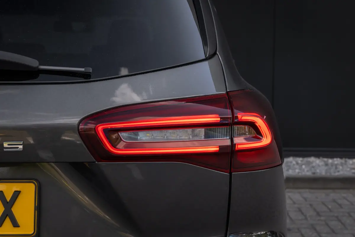 1.0 EcoBoost Hybrid ST Line | Automaat | Nieuw model | Adaptieve cruise | Full LED | Winter-pack | Dodehoek detectie | Camera | Privacy-glass