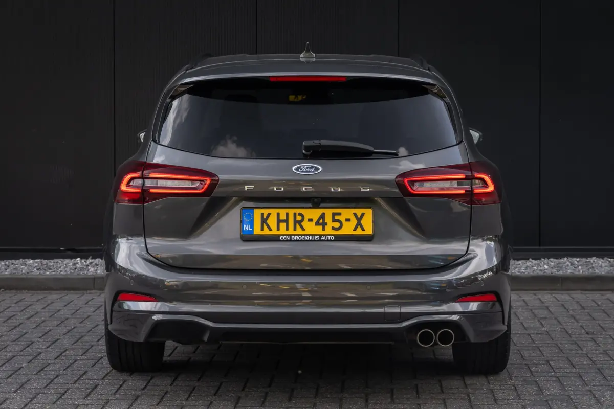 1.0 EcoBoost Hybrid ST Line | Automaat | Nieuw model | Adaptieve cruise | Full LED | Winter-pack | Dodehoek detectie | Camera | Privacy-glass