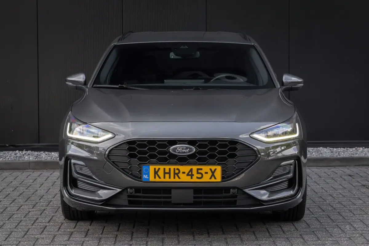 1.0 EcoBoost Hybrid ST Line | Automaat | Nieuw model | Adaptieve cruise | Full LED | Winter-pack | Dodehoek detectie | Camera | Privacy-glass