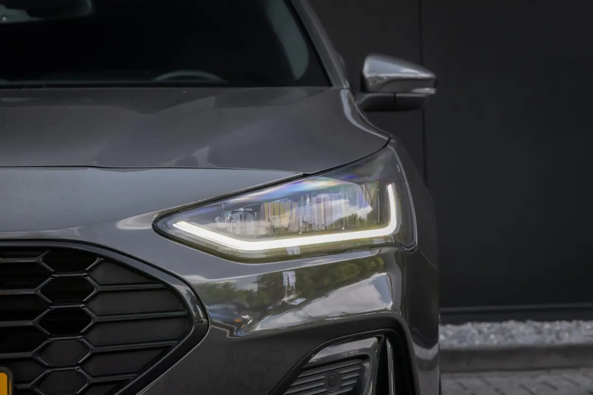 1.0 EcoBoost Hybrid ST Line | Automaat | Nieuw model | Adaptieve cruise | Full LED | Winter-pack | Dodehoek detectie | Camera | Privacy-glass