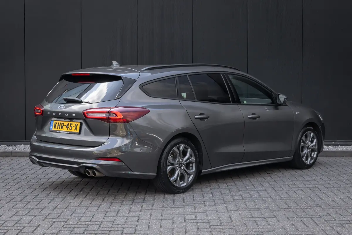 1.0 EcoBoost Hybrid ST Line | Automaat | Nieuw model | Adaptieve cruise | Full LED | Winter-pack | Dodehoek detectie | Camera | Privacy-glass