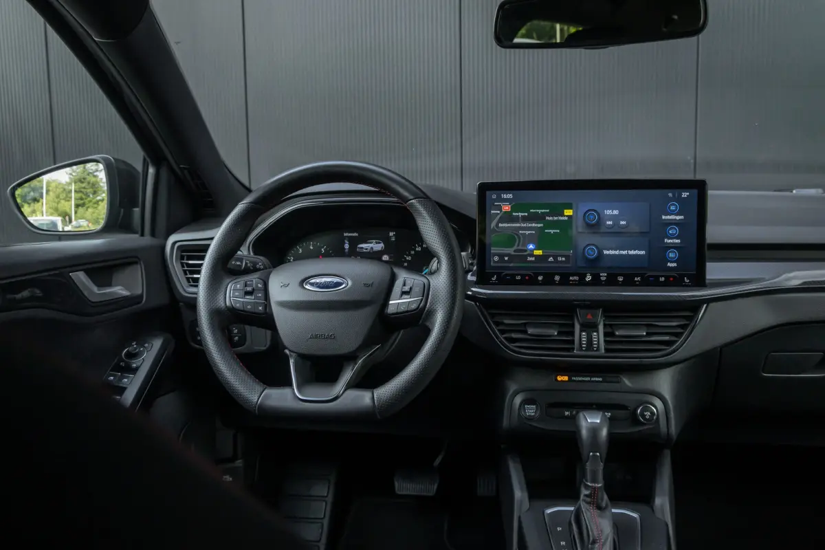 1.0 EcoBoost Hybrid ST Line | Automaat | Nieuw model | Adaptieve cruise | Full LED | Winter-pack | Dodehoek detectie | Camera | Privacy-glass