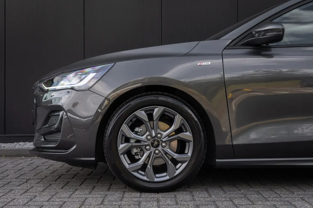 1.0 EcoBoost Hybrid ST Line | Automaat | Nieuw model | Adaptieve cruise | Full LED | Winter-pack | Dodehoek detectie | Camera | Privacy-glass