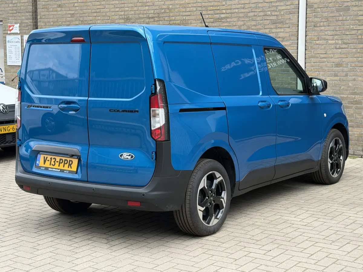 Cour. Limited 44 kWh Direct rijden/CarPlay/Sortimo inbouw/stoelverwarming