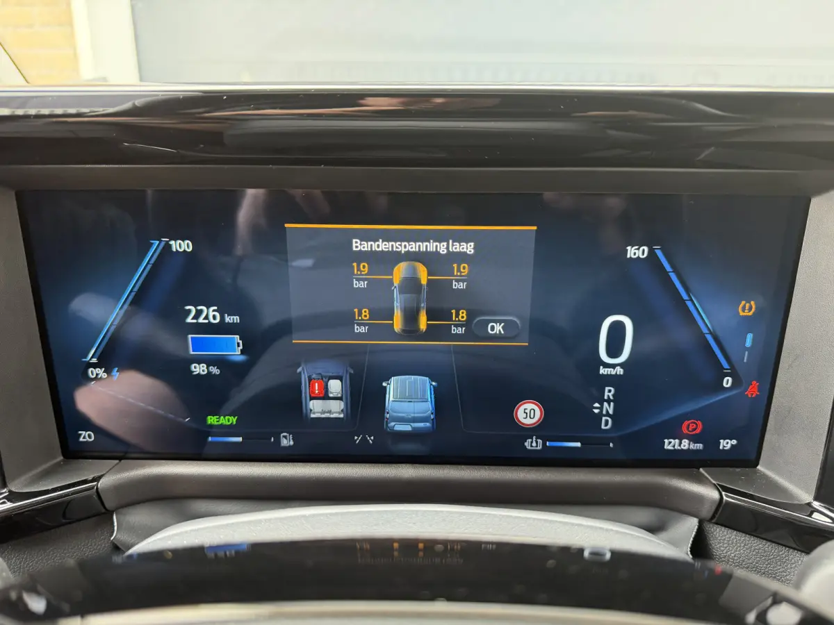 Cour. Limited 44 kWh Direct rijden/CarPlay/Sortimo inbouw/stoelverwarming