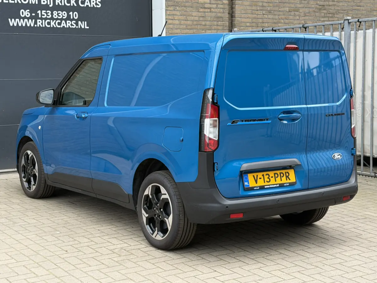 Cour. Limited 44 kWh Direct rijden/CarPlay/Sortimo inbouw/stoelverwarming