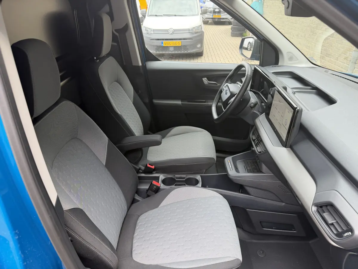 Cour. Limited 44 kWh Direct rijden/CarPlay/Sortimo inbouw/stoelverwarming