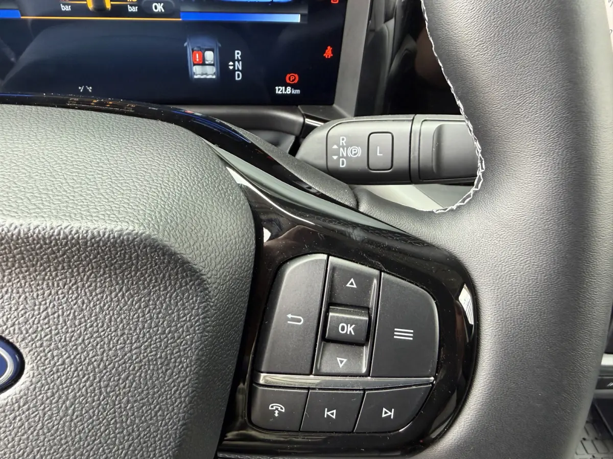Cour. Limited 44 kWh Direct rijden/CarPlay/Sortimo inbouw/stoelverwarming