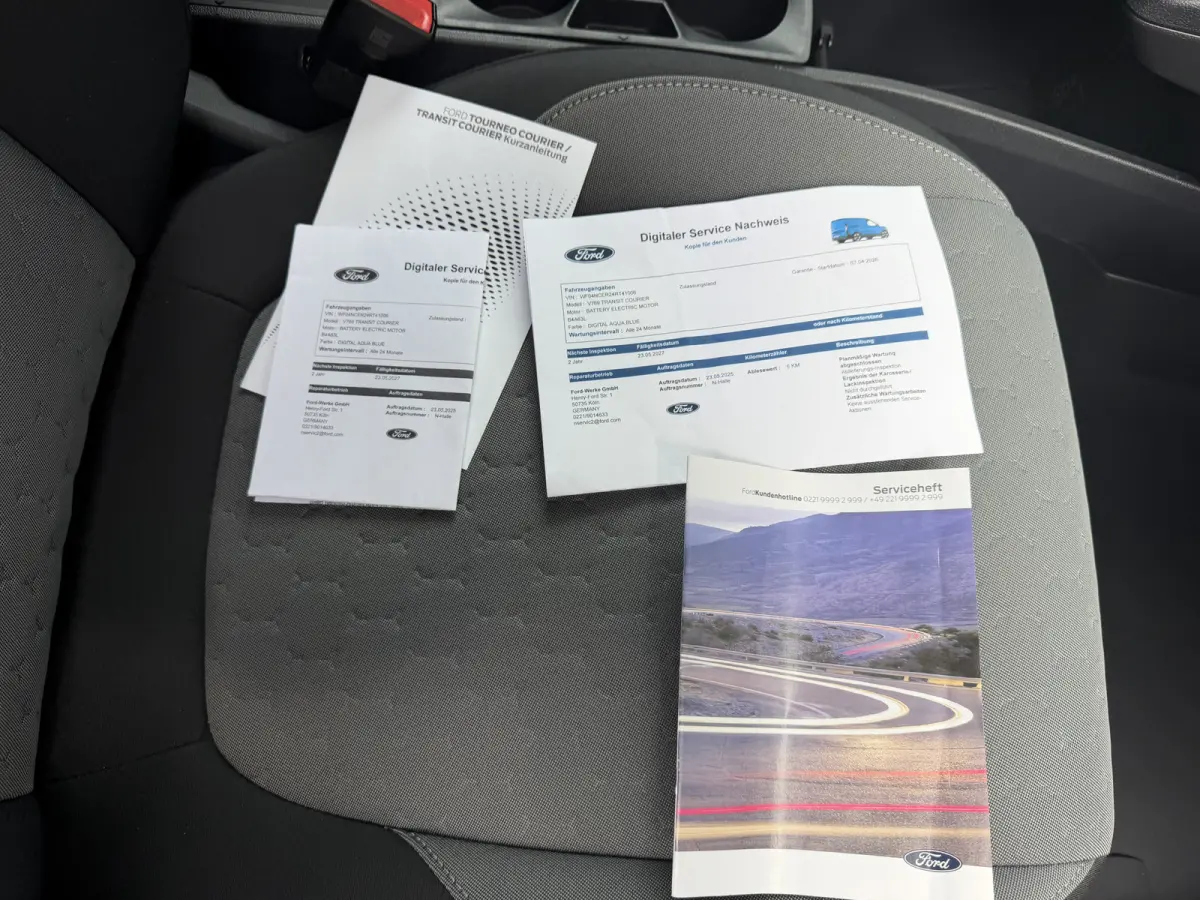 Cour. Limited 44 kWh Direct rijden/CarPlay/Sortimo inbouw/stoelverwarming