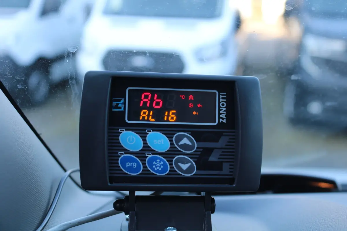 2.3 dCi Koelwagen Vrieswagen -20 Graden Dag en Nacht