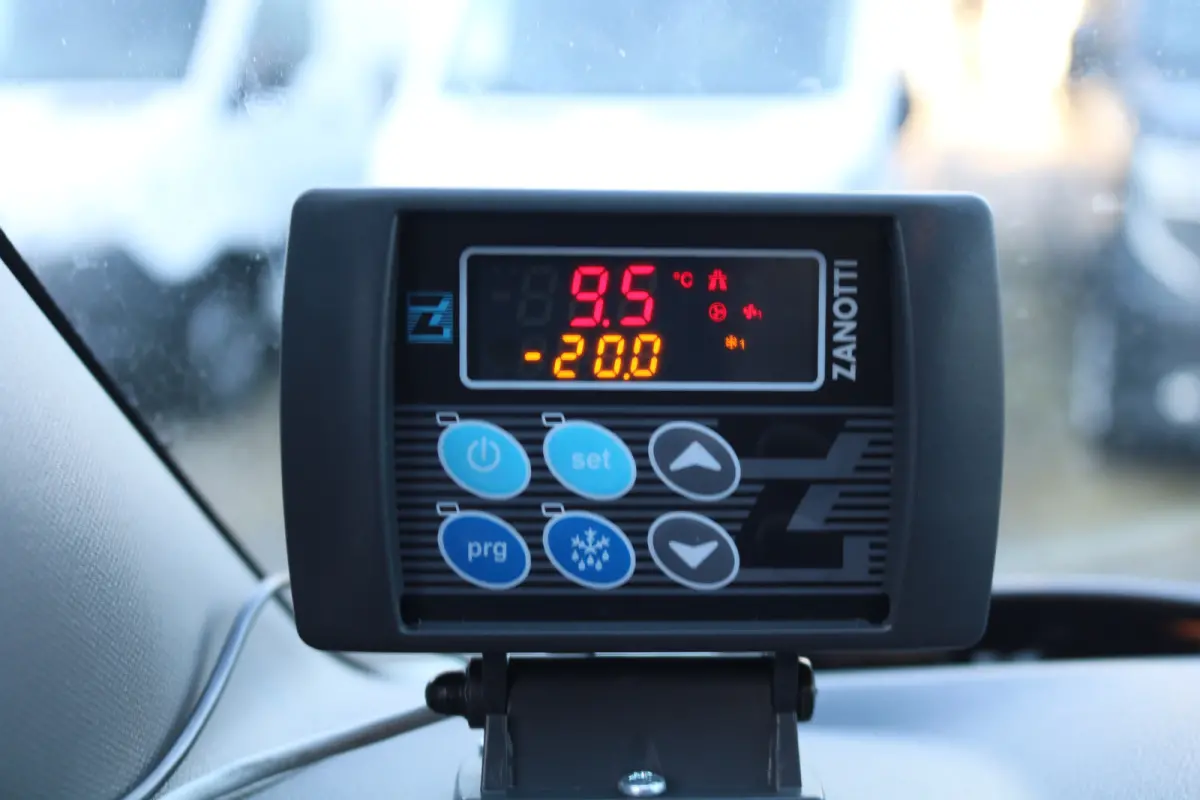 2.3 dCi Koelwagen Vrieswagen -20 Graden Dag en Nacht