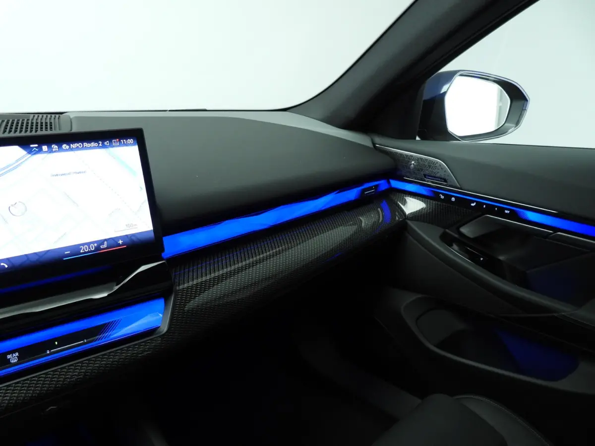 550e xDrive | M-Sportpakket | LED | Leder | HUD | Active cruise | Panoramadak | Trekhaak | Comfortzetels | DAB | Bowers & Wilkins sound | Alu 20 inch