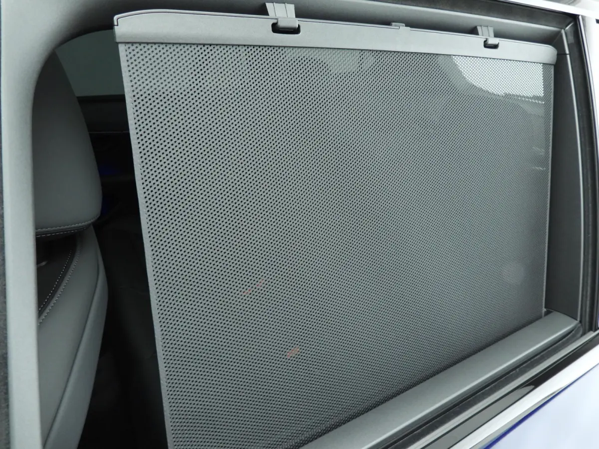 550e xDrive | M-Sportpakket | LED | Leder | HUD | Active cruise | Panoramadak | Trekhaak | Comfortzetels | DAB | Bowers & Wilkins sound | Alu 20 inch