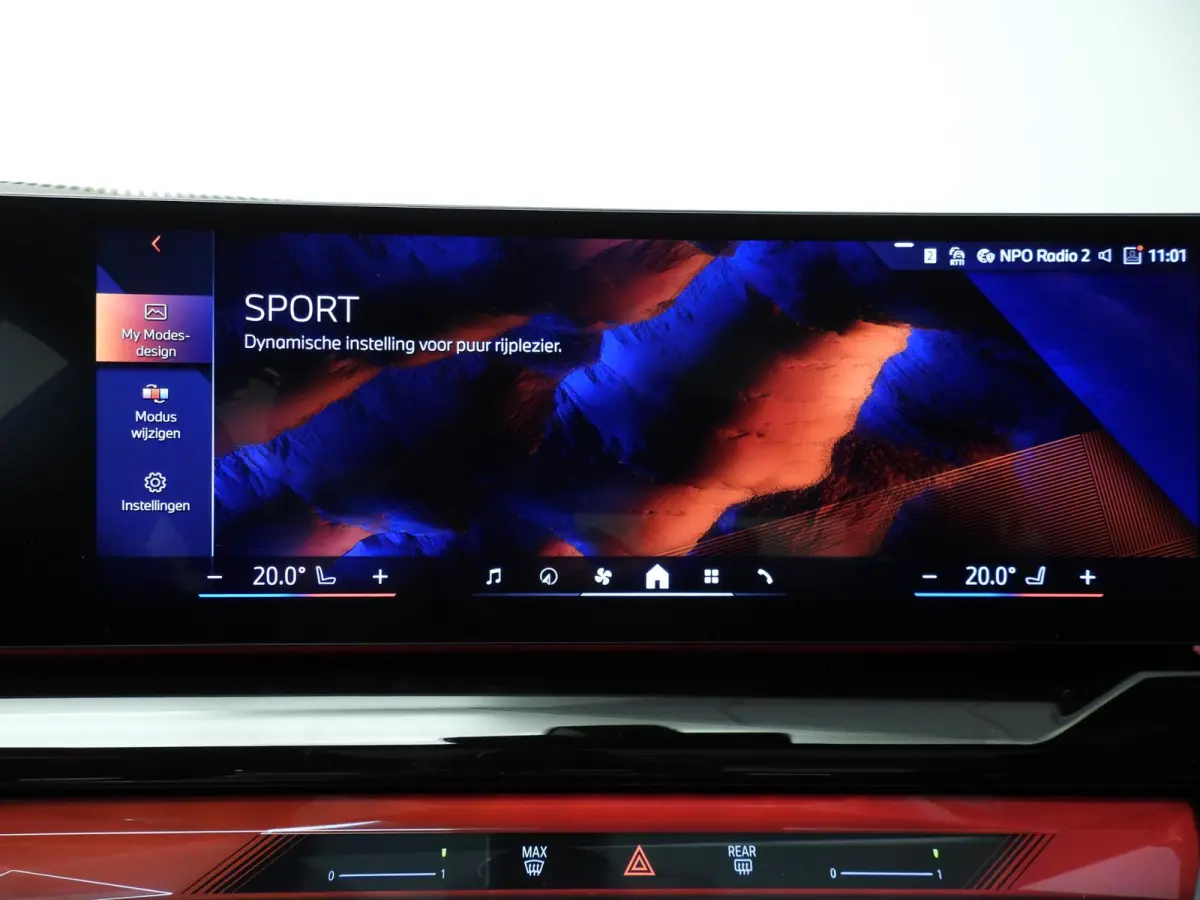 550e xDrive | M-Sportpakket | LED | Leder | HUD | Active cruise | Panoramadak | Trekhaak | Comfortzetels | DAB | Bowers & Wilkins sound | Alu 20 inch
