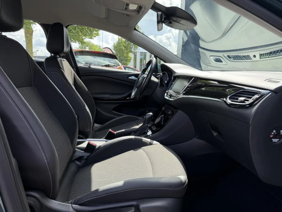 1.4 Innovation 2e Eigenaar,Apple Carplay/Android Auto,150pk,Halfleder,Trekhaak,Keyless,Clima,Cruise,Lm velgen,Pdc V+A,N.A.P,Dealer Onderhouden,Rijstrooksensor,Apk tot 03-2027