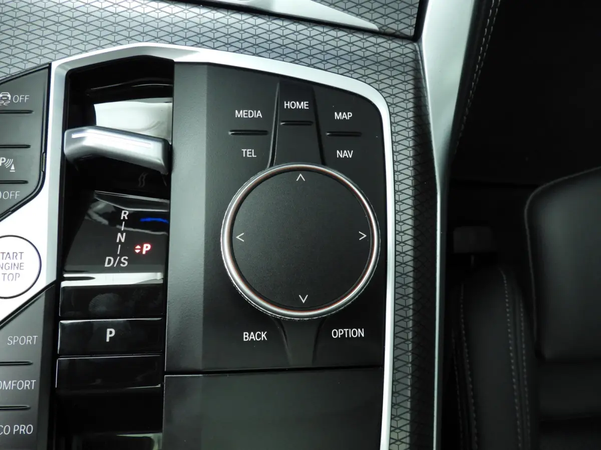 430i xDrive | M-Sportpakket | LED | Navigatie | Schuifdak | Sportstoelen | Stoelverwarming | DAB | Alu 19 inch