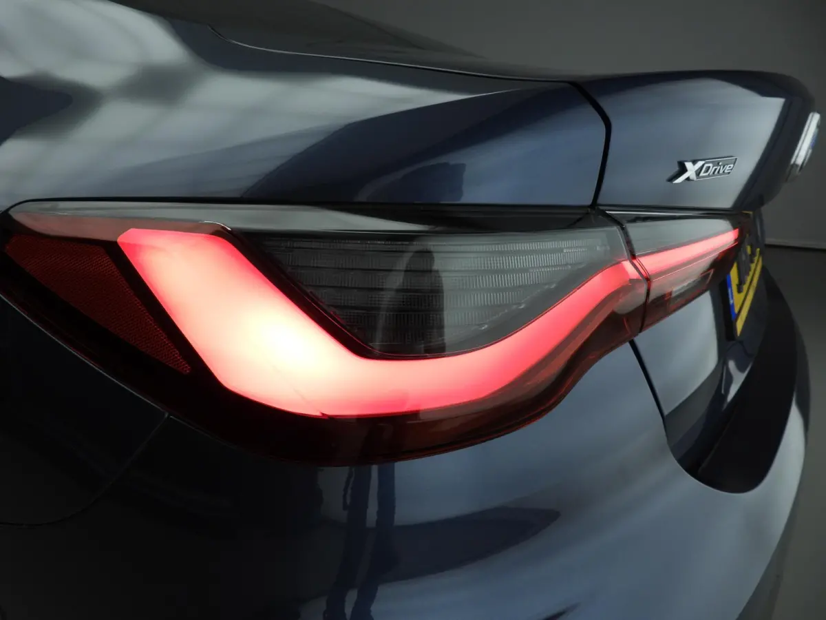 430i xDrive | M-Sportpakket | LED | Navigatie | Schuifdak | Sportstoelen | Stoelverwarming | DAB | Alu 19 inch