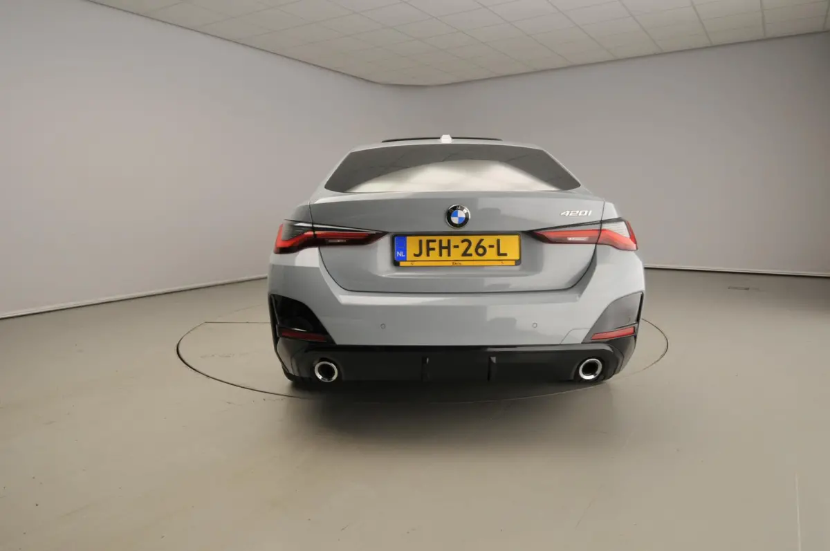 420i | M-Sportpakket | LED | Navigatie | Sportstoelen | Schuifdak | Stoelverwarming | DAB | Alu 19 inch