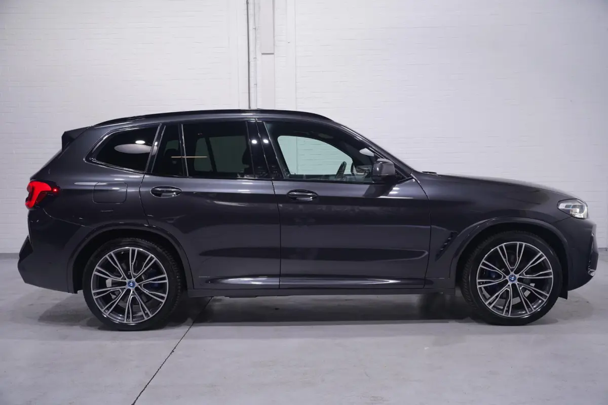 xDrive30e M Sport NAP SOH 98% 360-Camera 21"-Lmv  Electrische trekhaak Memory Panodak Stoel-/stuur verwarming Shadowline Leder M Sport remsysteem