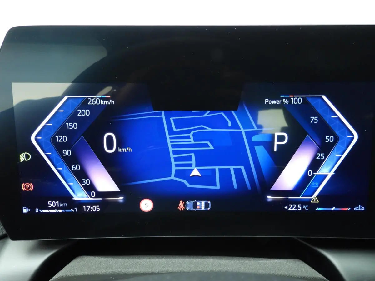 220 | M-Sportpakket | LED | Navigatie | Panoramadak | Sportstoelen | Shadow line | DAB | Alu 18 inch