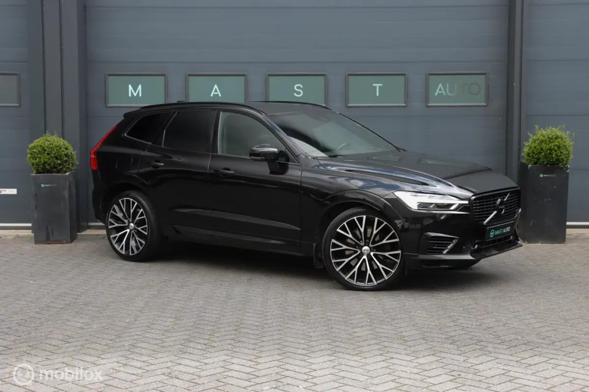 2.0 T8 Twin Engine AWD R-Design|HUD|Pano|Camera|Stuurverwarming