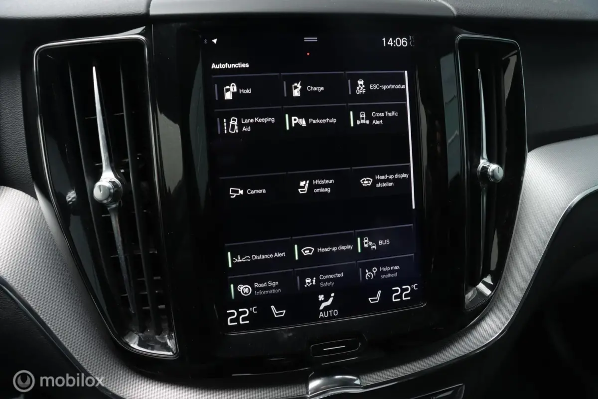 2.0 T8 Twin Engine AWD R-Design|HUD|Pano|Camera|Stuurverwarming