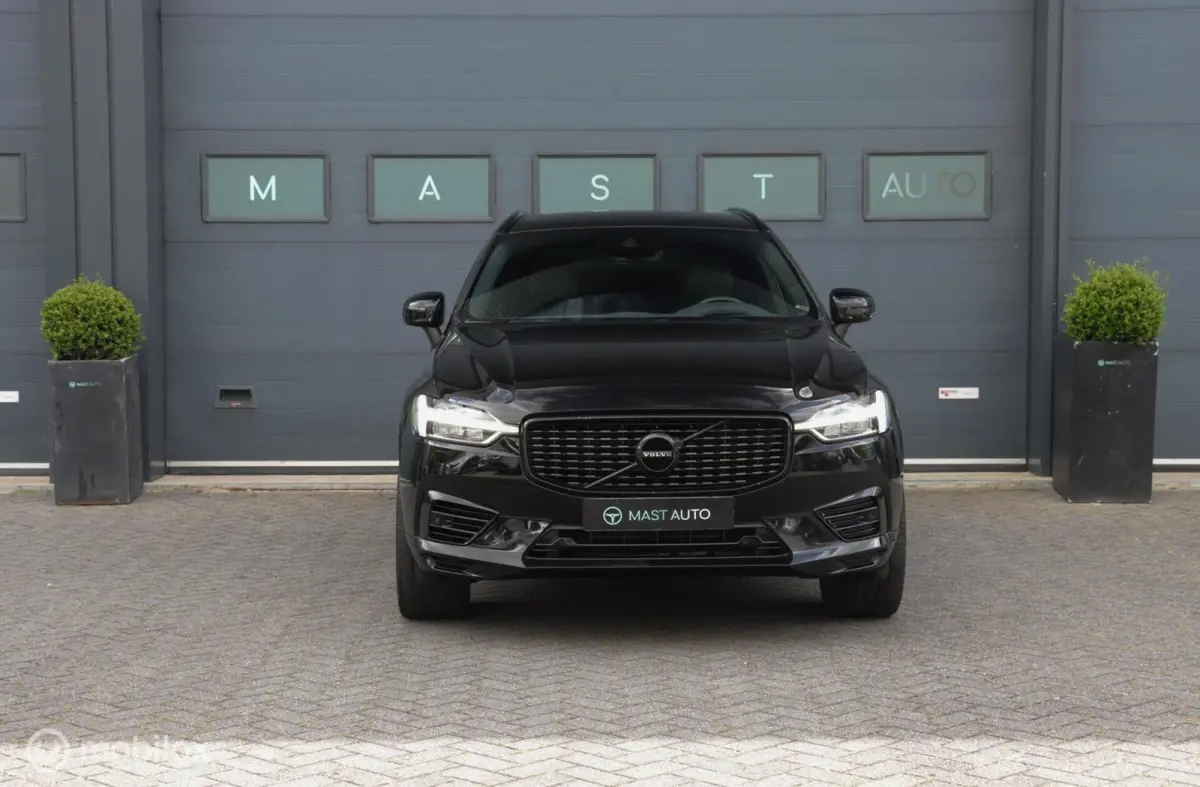 2.0 T8 Twin Engine AWD R-Design|HUD|Pano|Camera|Stuurverwarming