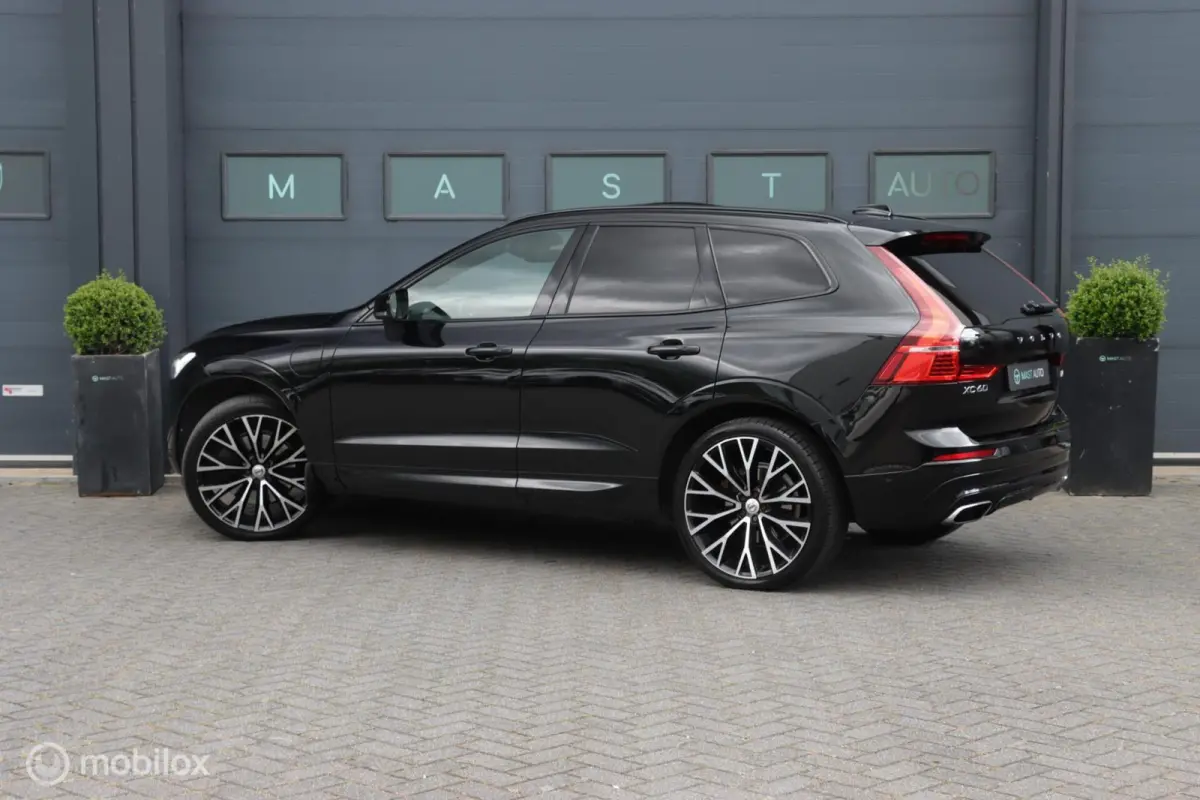 2.0 T8 Twin Engine AWD R-Design|HUD|Pano|Camera|Stuurverwarming