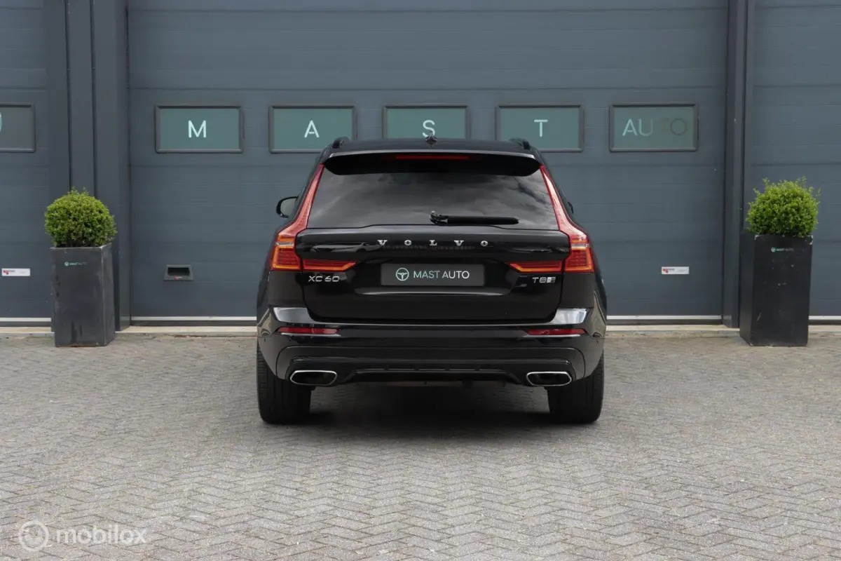2.0 T8 Twin Engine AWD R-Design|HUD|Pano|Camera|Stuurverwarming