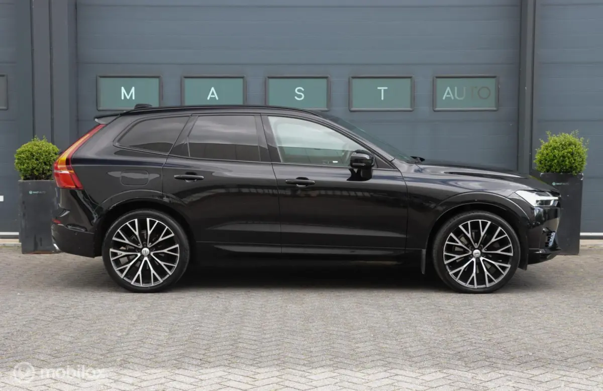 2.0 T8 Twin Engine AWD R-Design|HUD|Pano|Camera|Stuurverwarming