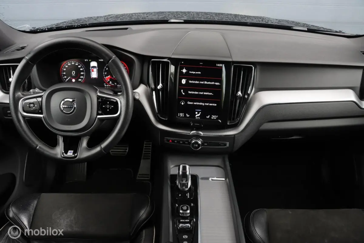 2.0 T8 Twin Engine AWD R-Design|HUD|Pano|Camera|Stuurverwarming