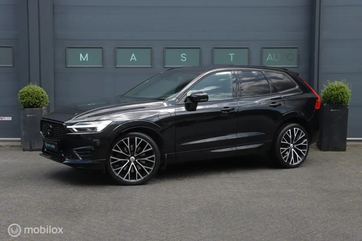 2.0 T8 Twin Engine AWD R-Design|HUD|Pano|Camera|Stuurverwarming