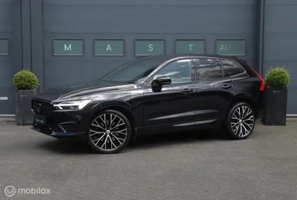 2.0 T8 Twin Engine AWD R-Design|HUD|Pano|Camera|Stuurverwarming