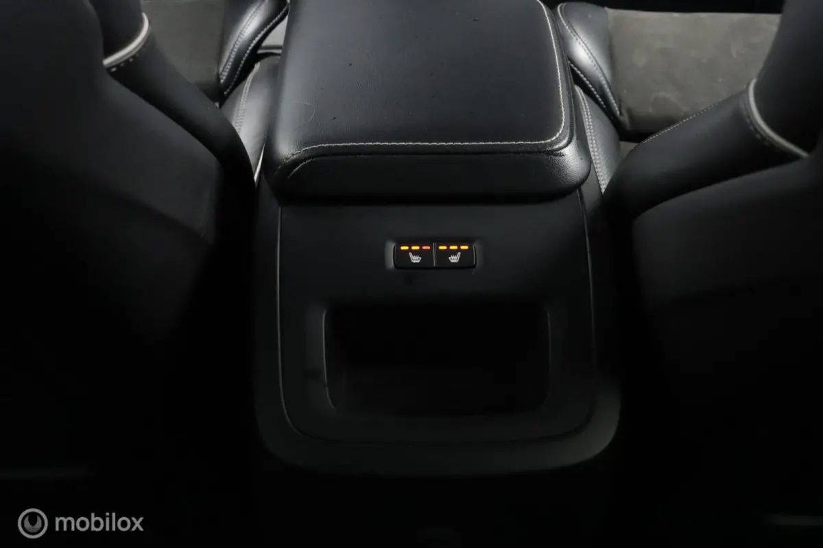 2.0 T8 Twin Engine AWD R-Design|HUD|Pano|Camera|Stuurverwarming
