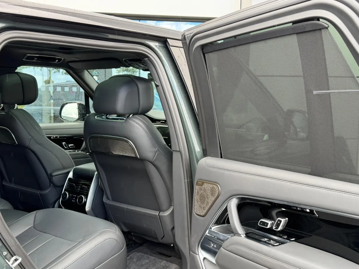 P550e Autobiography | Vierwielsturing | Shadow Pack | El.trekhaak | Softclose | Lederen hemel | Head-up